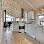 Deline - 250m From The Sea By Interhome 펜션 노르보르